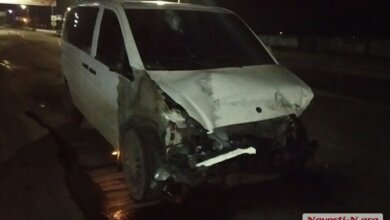 Ночью на перегоне «Мерседес» снес забор возле остановки: водитель сбежал | Корабелов.ИНФО