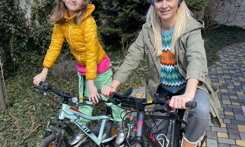 В парке Корабельного района глава Николаевского облсовета «потеряла» в мусоре велосипедные колеса | Корабелов.ИНФО