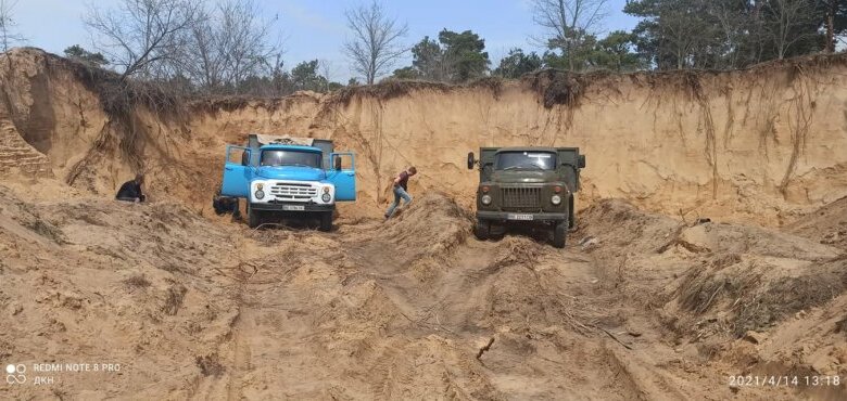В Балабановском лесу опять поймали поймали "песочных браконьеров" | Корабелов.ИНФО image 2