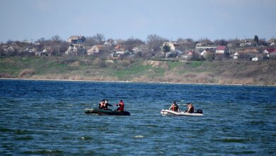В 300 метрах от берега в Корабельном опрокинулась пластиковая лодка - безвести пропал мужчина (Видео) | Корабелов.ИНФО image 1