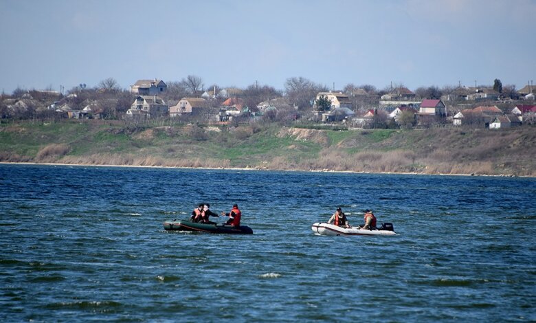 В 300 метрах от берега в Корабельном опрокинулась пластиковая лодка - безвести пропал мужчина (Видео) | Корабелов.ИНФО image 1