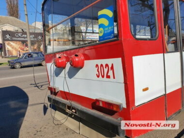 В Николаеве на пр. Богоявленском столкнулись "зелёный" автобус 91 маршрута и троллейбус | Корабелов.ИНФО image 2