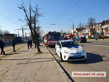 В Николаеве на пр. Богоявленском столкнулись "зелёный" автобус 91 маршрута и троллейбус | Корабелов.ИНФО image 3