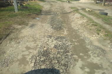 "Каждый год собираем подписи, и всё до одного места", - жители о бездорожье на улицах Корабельного (Фото) | Корабелов.ИНФО image 13