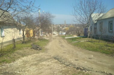 "Каждый год собираем подписи, и всё до одного места", - жители о бездорожье на улицах Корабельного (Фото) | Корабелов.ИНФО image 15