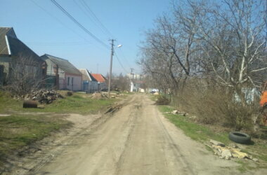 "Каждый год собираем подписи, и всё до одного места", - жители о бездорожье на улицах Корабельного (Фото) | Корабелов.ИНФО image 18