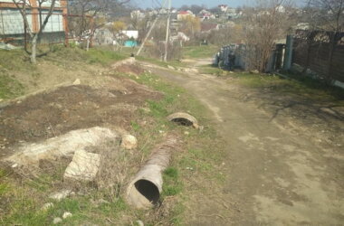 "Каждый год собираем подписи, и всё до одного места", - жители о бездорожье на улицах Корабельного (Фото) | Корабелов.ИНФО image 19