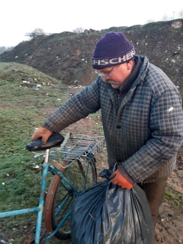 "Слабоумие этих особей поражает": опубликованы фото жителей Корабельного района, устроивших мусорную свалку | Корабелов.ИНФО image 2