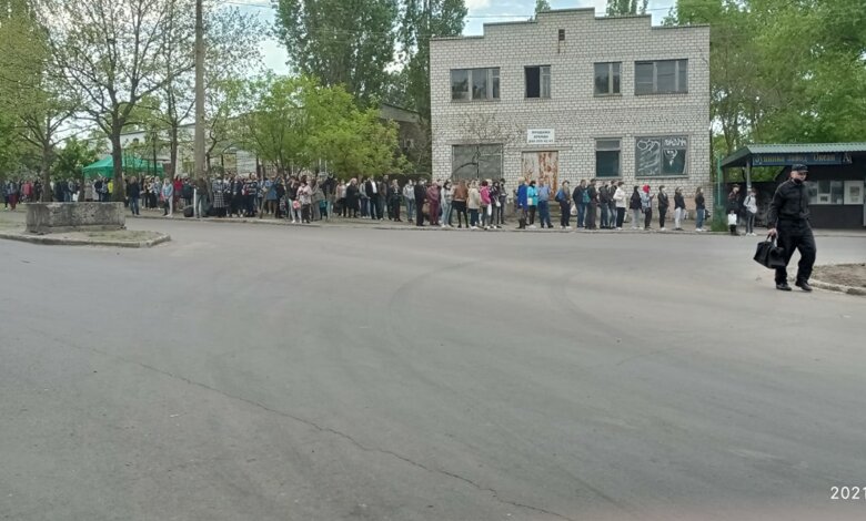 Очереди на конечных остановках: жители Корабельного жалуются на проблемы с транспортом (Видео) | Корабелов.ИНФО
