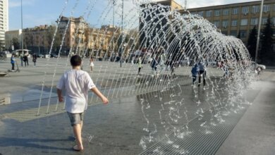 В Николаеве заработал арочный фонтан на Серой площади | Корабелов.ИНФО