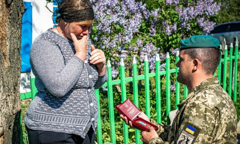В Николаевской области матери погибшего морпеха вручили орден «За мужество» | Корабелов.ИНФО image 1