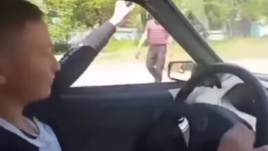 стреляющий за рулем