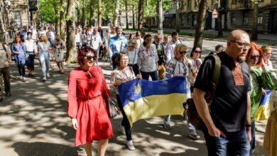 Стильно и патриотично: николаевцы вышли на традиционное шествие ко Дню вышиванки | Корабелов.ИНФО image 1