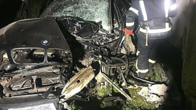 В Галициновской ОТГ автомобиль BMW врезался в дом: пострадали три человека | Корабелов.ИНФО image 1