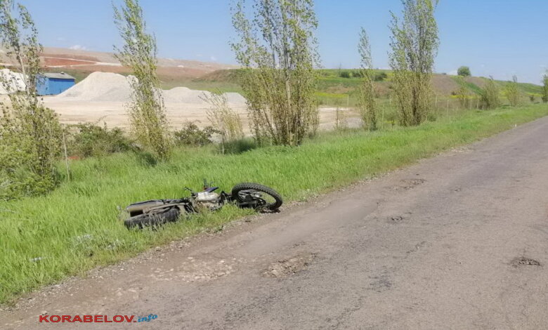 Пьяный мотоциклист врезался в "Митсубиси" недалеко от НГЗ | Корабелов.ИНФО image 1