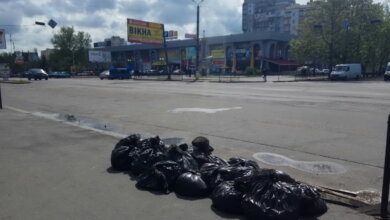 пакеты с мусором у пр. Богоявленского