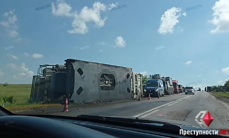 кран на дороге