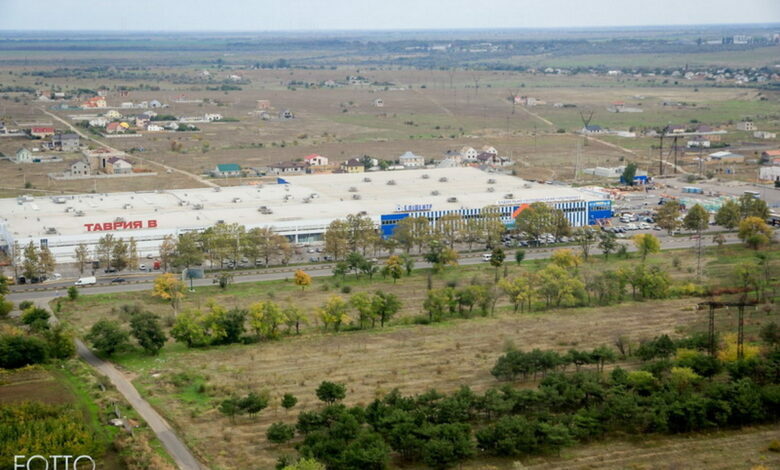 Парк "Дружба" и супермаркет "Таврия В"
