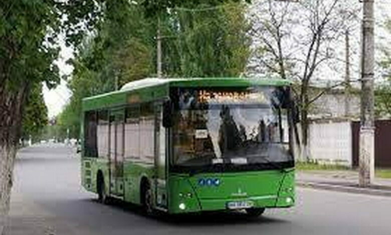 зеленый автобус
