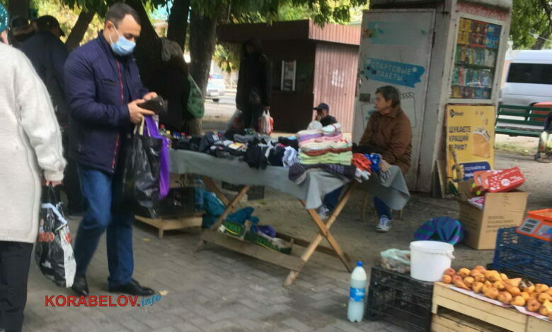 стихийная торговля: пр. Богоявленский, 311