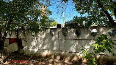 забор вокруг горбольницы №5 в Корабельном районе Николаева