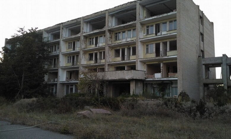 Разрушенный профилакторий НГЗ