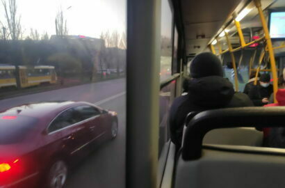 зеленый автобус 91 с неработающим трекером