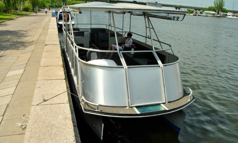 прогулочный катер