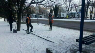очистка тротуаров и остановок от снега