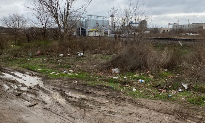 Мусор от водителей зерновозов