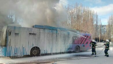 пожар: горящий троллейбус