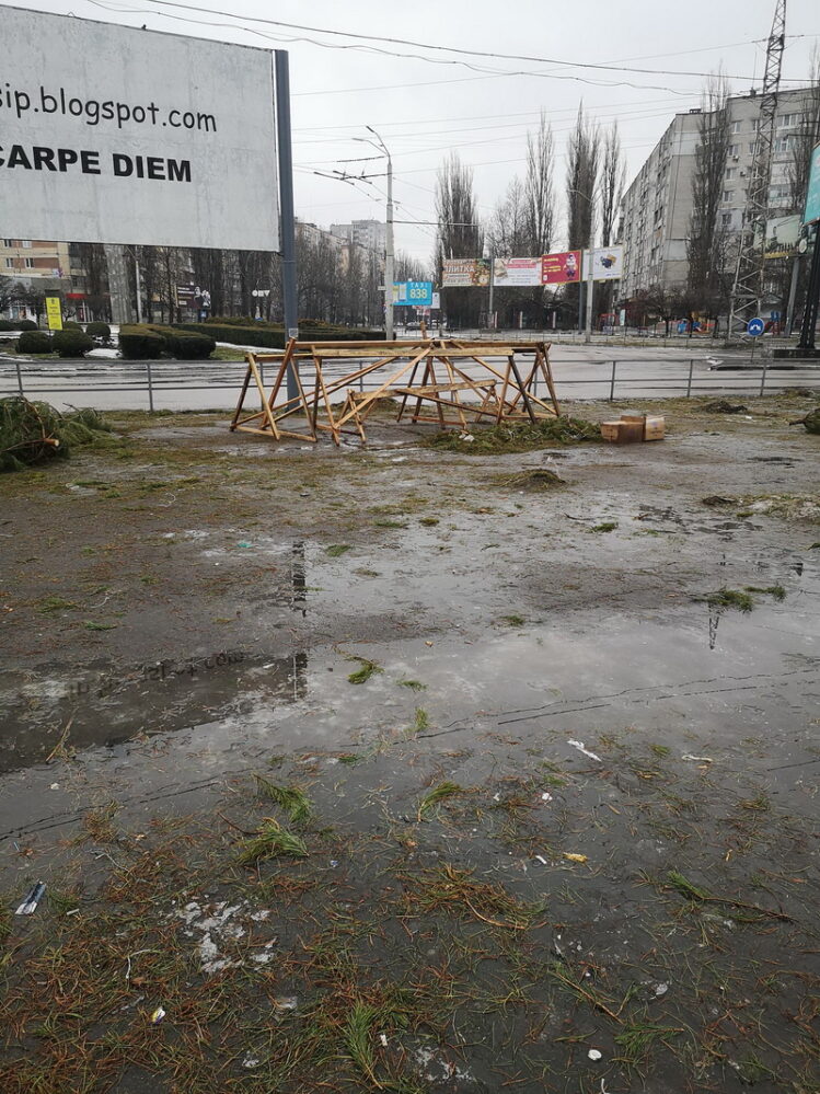 мусор после продажи елок