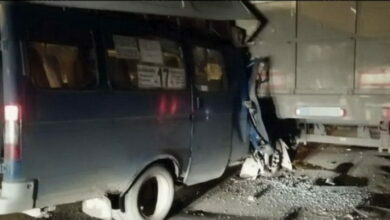 Маршрутка врезалась в фуру: ДТП в Николаеве 18.02.2022