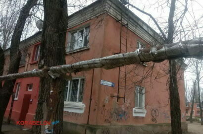 трубы отопления по ул. Океановской в Николаеве