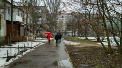 дождь, аллейка у 33 школы в Николаеве