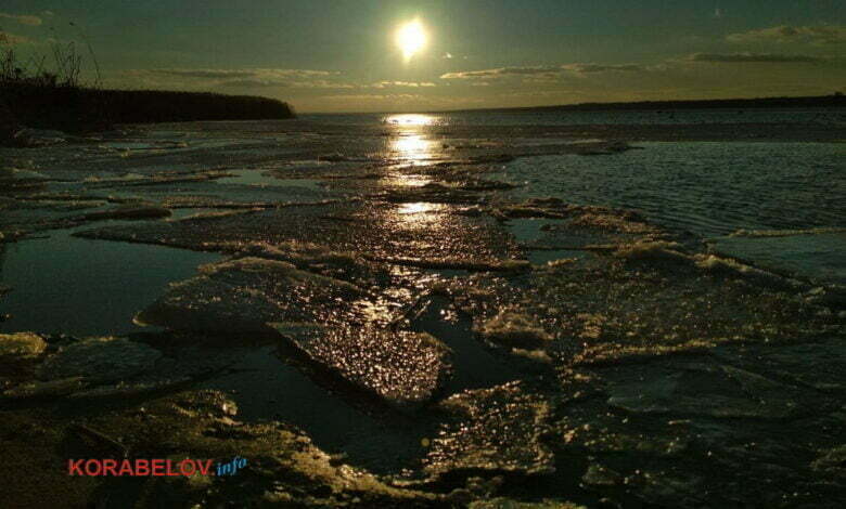 Таяние льда на лимане в Николаеве