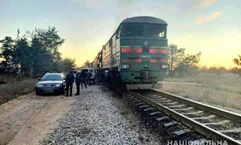 слив топлива с тепловоза