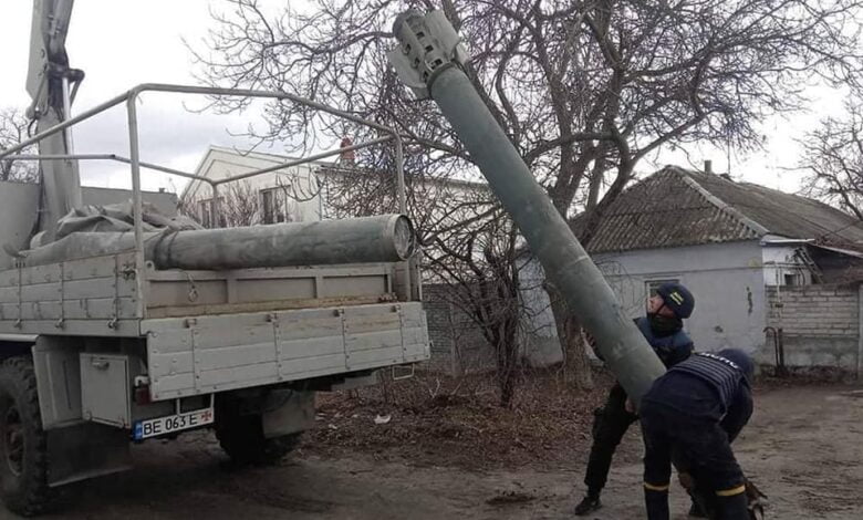 Спеціалісти ДСНС ліквідовують наслідки ворожих обстрілів на Миколаївщині