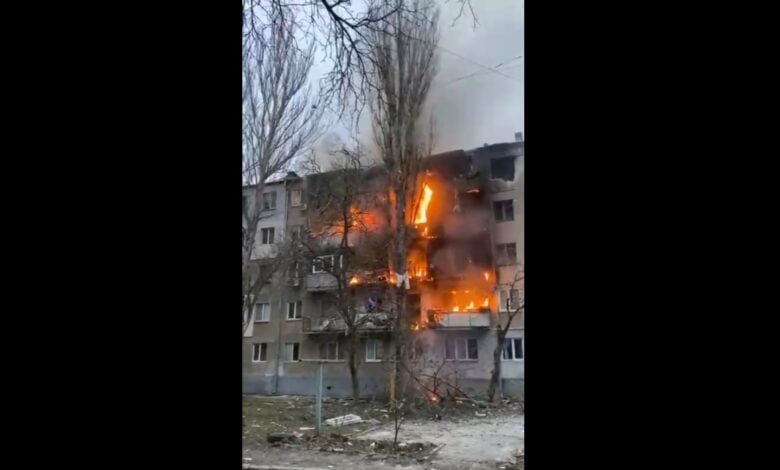 горить житловий будинок