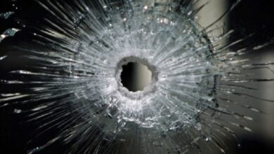 простреленное стекло