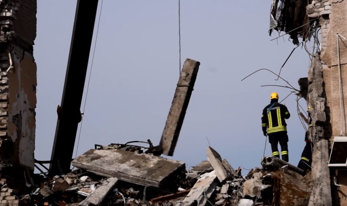 разбор завалов здания Николаевской ОВА