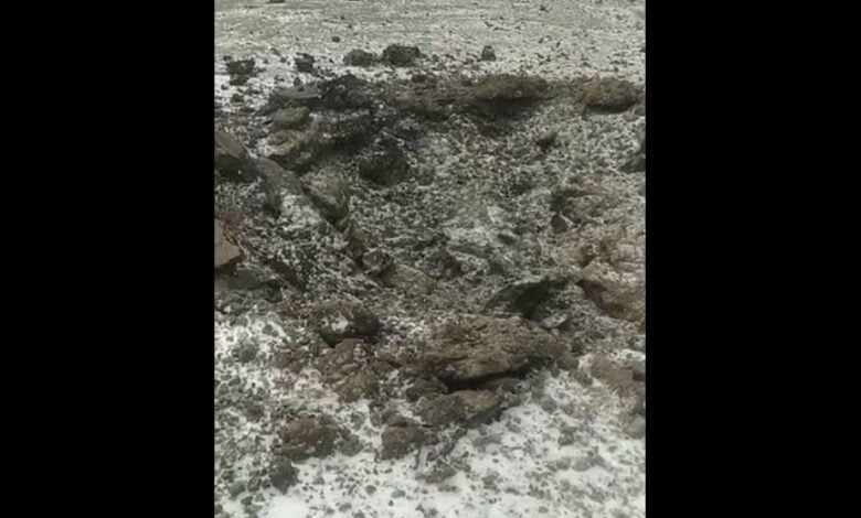 воронка на трассе недалеко от НГЗ