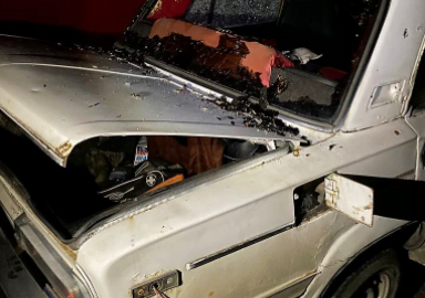 пошкоджене через обстріл авто