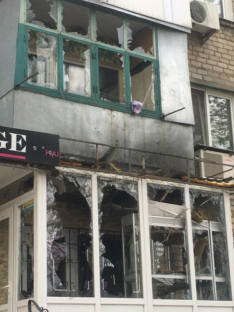 обстрелянный в ночь на 28 апреля жилой дом в Корабельном районе горорда Николаева