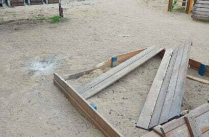 обстрел рашистами возле детской песочницы