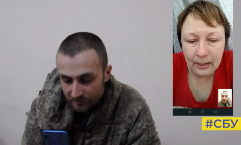 російський полонений розмовляє зі своєю матір'ю