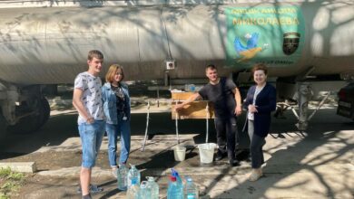 Щодня понад 28 тонн питної води військові підвозять у Миколаїв