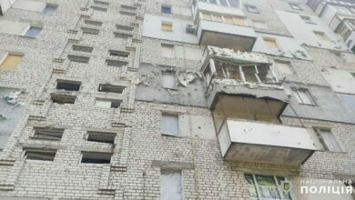 обстрелянная многоэтажка, обстрелянный дом