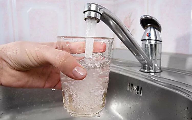 вода