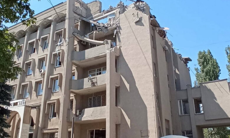 здание педагогического университета после обстрела рашистами